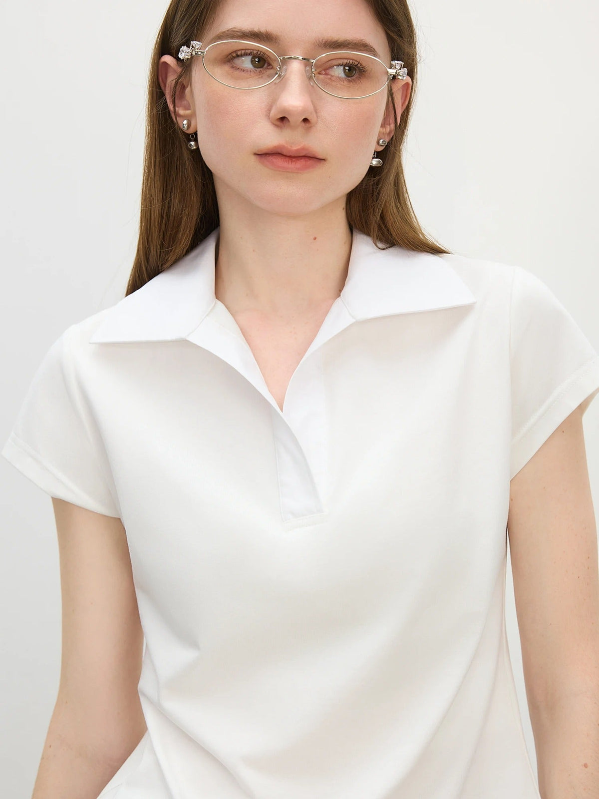Clea – V-Neck Polo Tee
